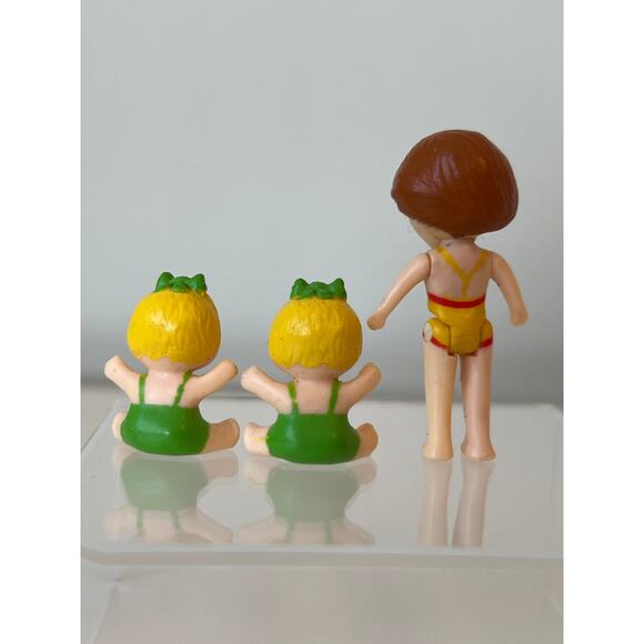 Vintage Oh Jenny Matchbox Poolside Swimming Mom and 2 babies Dollhouse Figures - Picture 2 of 3